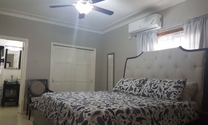 Barbican Condominio | HERMOSO CONDOMINIO MODERNO DE 2 DORMITORIOS EN LIGUANEA, KINGSTON, JAMAICA.