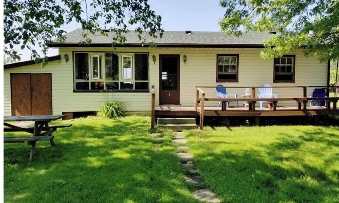 Selkirk Cabaña | ONLY RURAL FAMILY PRIVATE LAKE ERIE BEACH GETAWAY WITH NO ÇLEANING FEE CHARGED