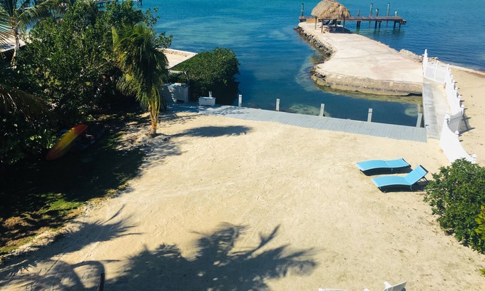 Islamorada Villa | ABIERTO: vistas infinitas de la bahía ... Sues Promise villas privadas, playa, muelle, Islamorada