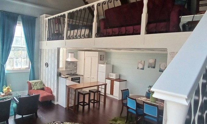 Kaipara District Apartamento | Opulent1-Bdr elegant Guest-Wing at the 150-yr-old Aratapu School House
