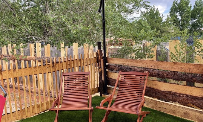 Kanab Casa | "Oranch Wilderness" an adobe style Dreamcatcher!