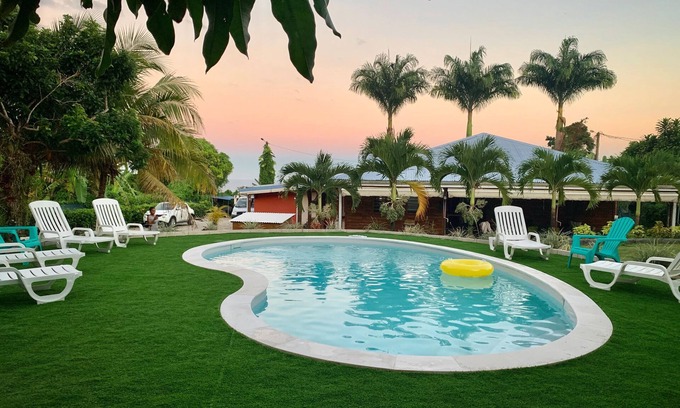 Capesterre-Belle-Eau Casa | Bungalow-Familiar-Vista al Mar-Baño privado con ducha