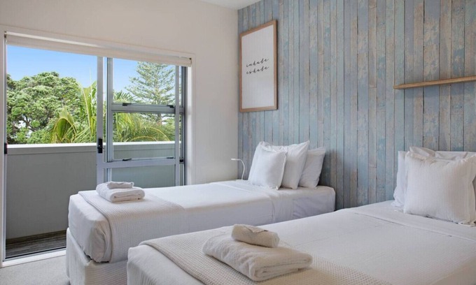 Orewa Casa | Orewa Beachside Townhouse near the Beach