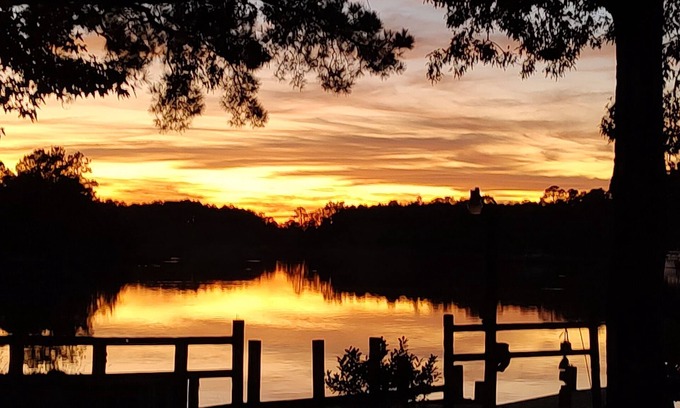 Oriental Cabaña | Oriental Waterfront Cottage on Broad Creek!