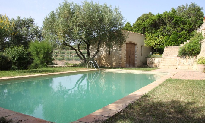 La Riera de Gaia Casa | Casa vacacional unifamiliar, en entorno histórico, con piscina.