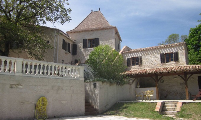 Belveze Villa | Originalmente construido en la época medieval, la villa ofrece hermosas vistas de Quercy