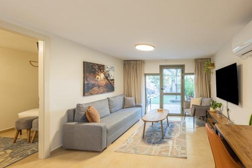 Arad Casa | Oriti