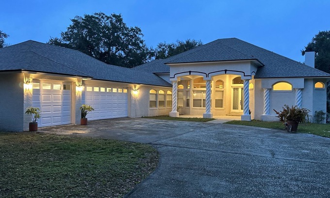 Windermere Casa | Orlando 20 Guest Villa Centrally Located with Game Room