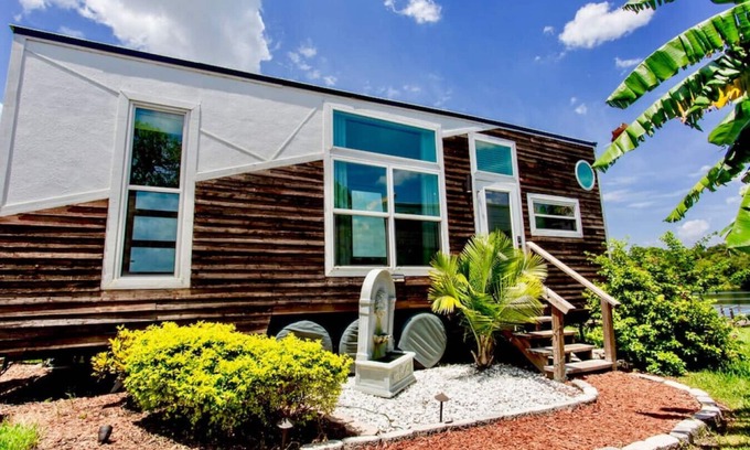 Northwest Orlando Casa | The Venice - ¡Pequeña casa de moda con vistas panorámicas del hermoso lago Fairview!