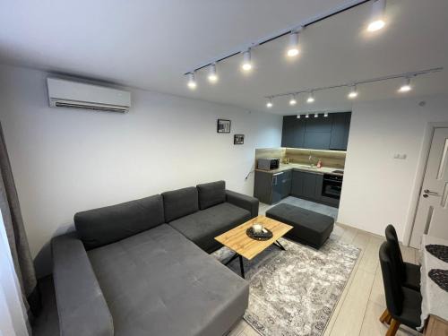 Smolyan Apartamento | Orpheus and Eurydice