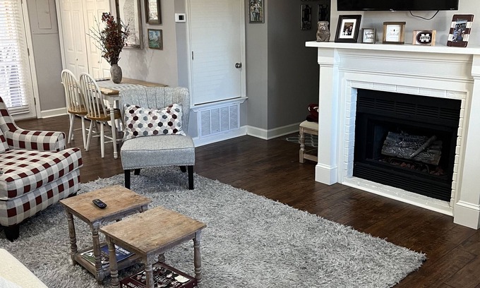 Starkville Condominio | Our apartment is walkable to all the Bulldog sports locations and the campus!