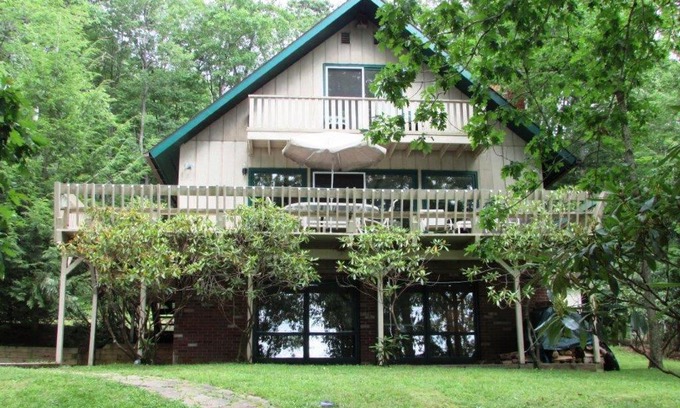 Swanton Casa | Our Golden Retreat Five-Bedroom Holiday Home