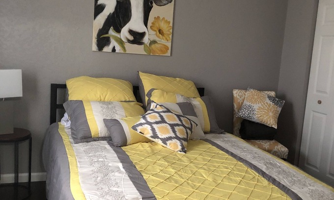 Kerr Apartamento | "Nuestro pequeño amarillo suave"