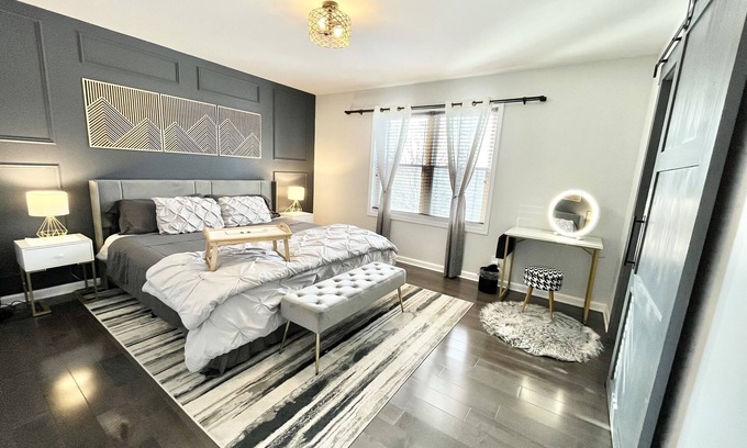 Geneva Casa | OutdoorOasis-King bed-Fire Pit-Mins to town-EV charger