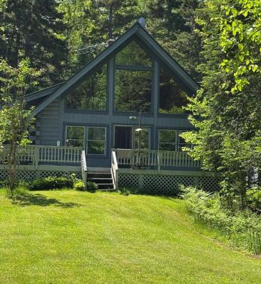 Rangeley Casa | Outta Range Outta Range, A Cozy Log Home Retreat