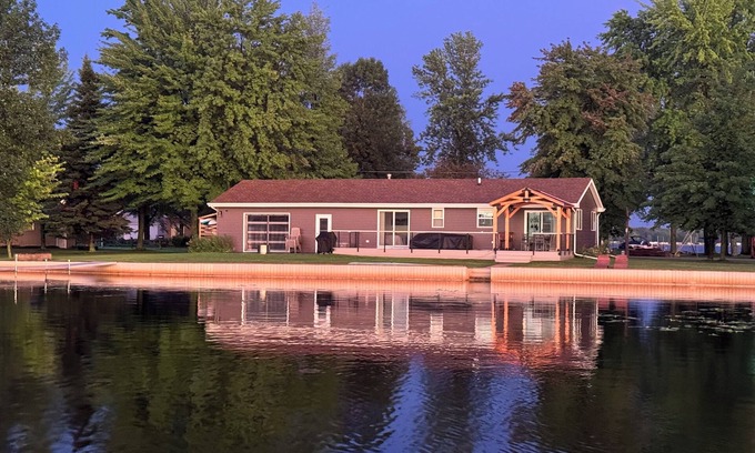 Shawano Casa | Over 200’ of lakefront all sand on Washington lake with a view of Shawano lake!