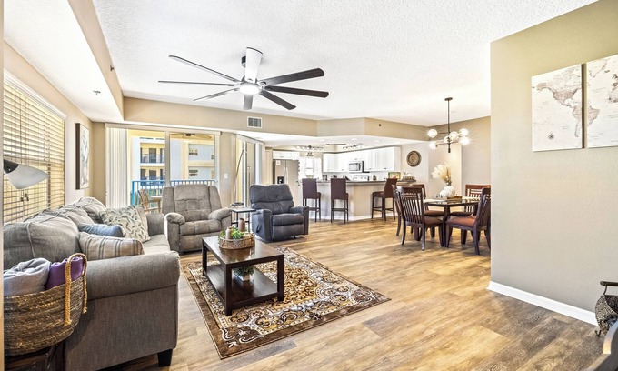 New Smyrna Beach Condominio | OW15-401 Spacious Oceanwalk Corner Condo with Water Views and Easy Beach Access