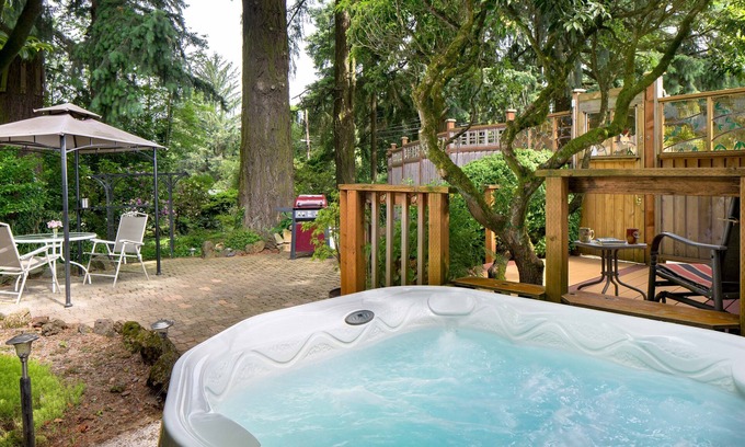 Far Southwest Apartamento | Owl Forest Studio con jardín privado y bañera de hidromasaje