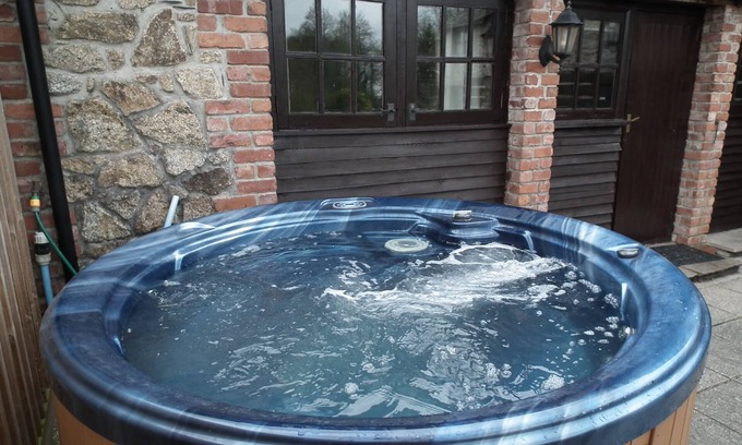 Callington Cabaña | Owls Roost, encantadora cabaña junto al lago con la pesca, jacuzzi para 2-4 personas