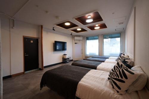 Gifu Apartamento | oyadoya gifu kinryu 岐阜駅徒歩10分 デザイナーホテル 大人数貸切 最大7名 駐車場2台有り