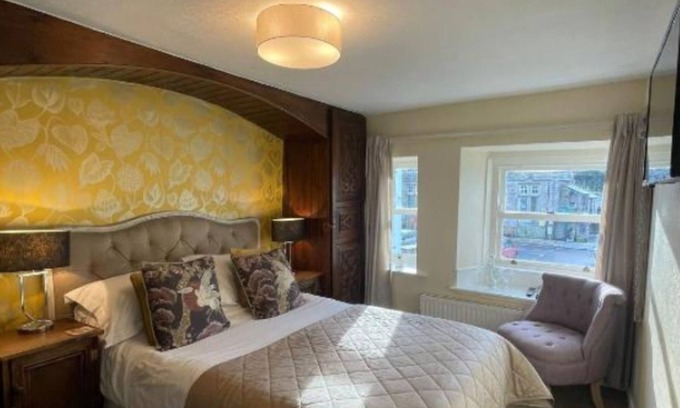 Hawes Hotel | OYO Cocketts Hotel