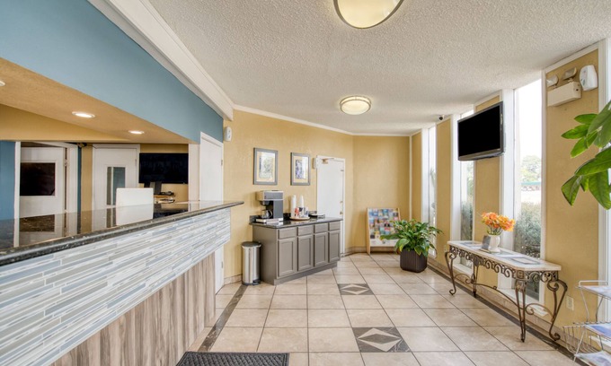 Alexandria Hotel | OYO Hotel Alexandria LA - Hwy 165