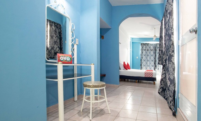 José Cardel Hotel | OYO Hotel Estacion,José Cardel,Parque Central Revolución