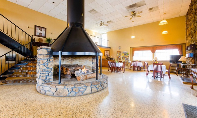 Lebanon Hotel | OYO Hotel Lebanon MO I-44