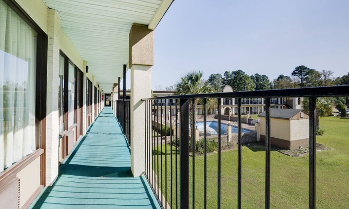 Cape Fear Hotel | OYO Hotel Wade/Fayetteville I-95 South