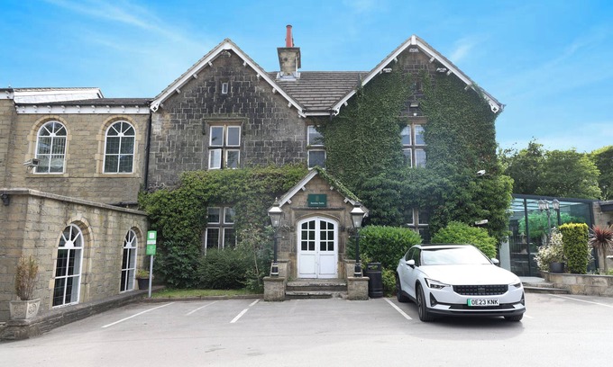 Bradford Hotel | OYO Tong Park Hotel