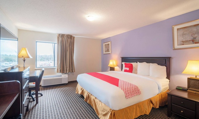 Houston Hotel | OYO Townhouse Houston Airport North