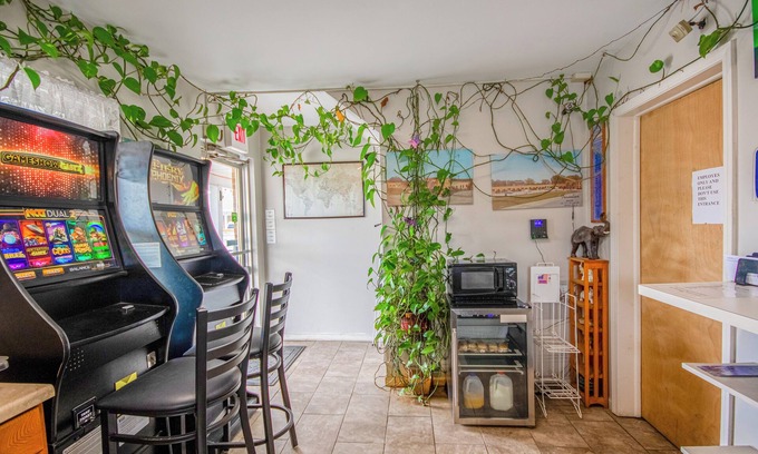 Macon Hotel | OYO Travelier Motel