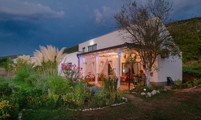 Mostar Cabina | OZ - Obecana Zemlja Permaculture Homestead