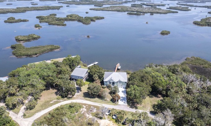 Crystal River Casa | Ozello Manor|On Water|Pvt Dock|Boat Ramp|8ppl|DogOK