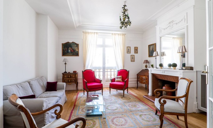 Quartier de l'Ecole-Militaire Apartamento | Pérignon's Palazzo, by Veeve