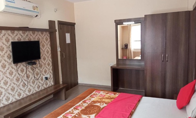 Pachmarhi Hotel | Pachmarhi Shri Krishna Hotel