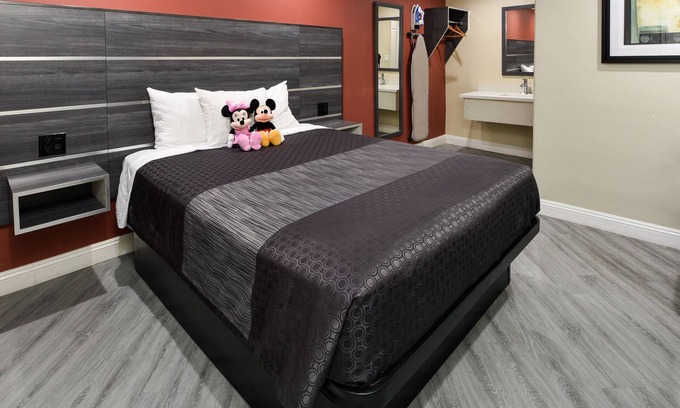 Southwest Anaheim Hotel | Pacific Inn Anaheim