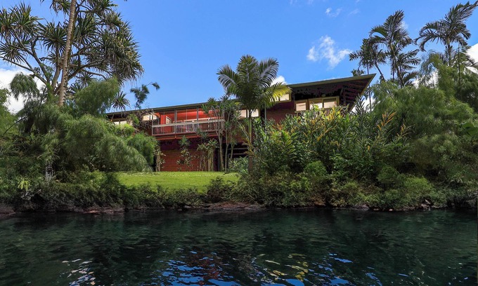 Wainiha Casa | ♥ River Estate Riverhouse ♥ Bañera de hidromasaje ♥ A / C ♥ Frente al río cerca de la playa ♥ Privado ♥ Tranquilo