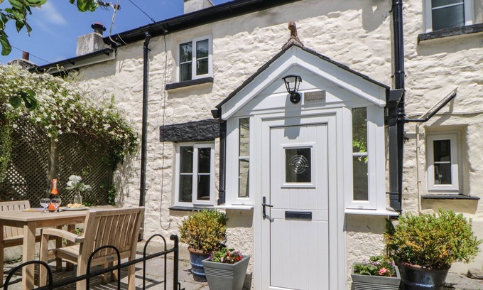 Commonmoor Cabaña | PADDOCK COTTAGE, pet friendly, character holiday cottage in Liskeard