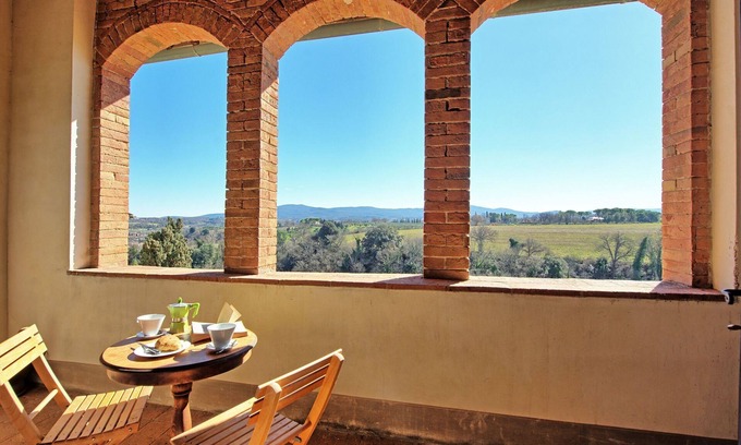 Colle di Val d'Elsa Apartamento | City / Village Apartment en Colle Di Val D'elsa con 3 habitaciones, capacidad 6