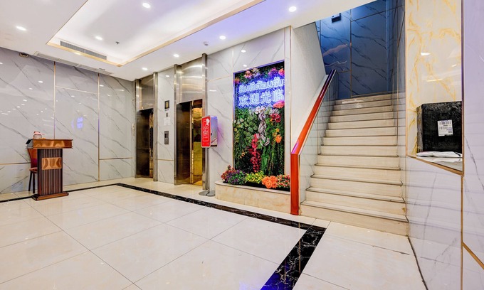 Ratchadaphisek Hotel | Palette The Travellers Hotel Bangkok