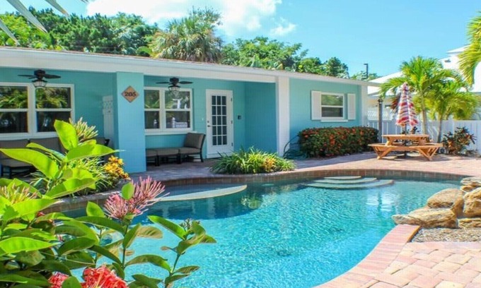 Holmes Beach Villa | Anna Maria Villa con piscina climatizada, pasos de la playa