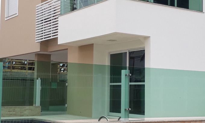 Governador Celso Ramos Apartamento | Palmeras a 50 metros del mar - Disponible del 08 al 22/01/2019 y del 13/02 al 01/03/2019