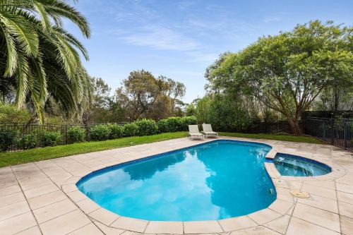 Mount Eliza Casa | Palmyra Villa - Pool & Spa, Steps to Village