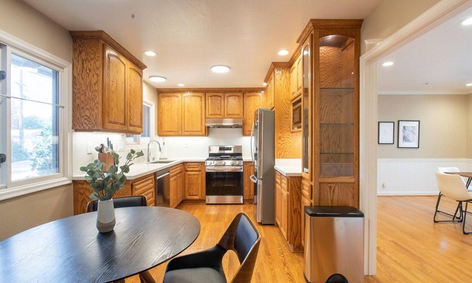 Barron Park Casa | Palo Alto 4BR w/ Garage, nr Upscale Dining & Boutiques, by Blueground