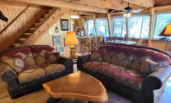 Mammoth Creek Cabina | Panguitch Lake Cabin 233 Harrold's Haven