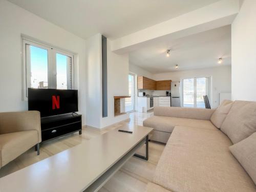 Dafni Apartamento | Panoramic Cityscape Maisonette in Agios Dimitrios