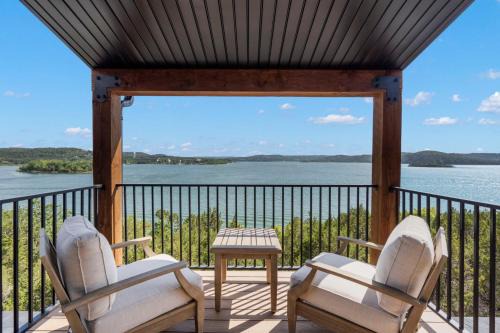 Hollister Casa | Panoramic Lake View, Billiards, Golden Tee Arcade, Private Hottub, Free Daily Tickets!
