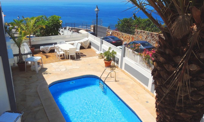 Los Gigantes Villa | Increíble villa panorámica con vistas al mar, nr playa / puerto deportivo / pueblo, piscina comunitaria, AC WiFi UKTV