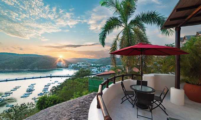 Santa María Huatulco Villa | Panoramic Sunset Villa